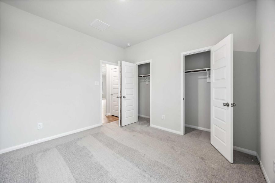 Spacious, unfurnished interior of a new home in Barton Place, Cleveland (Image 18).