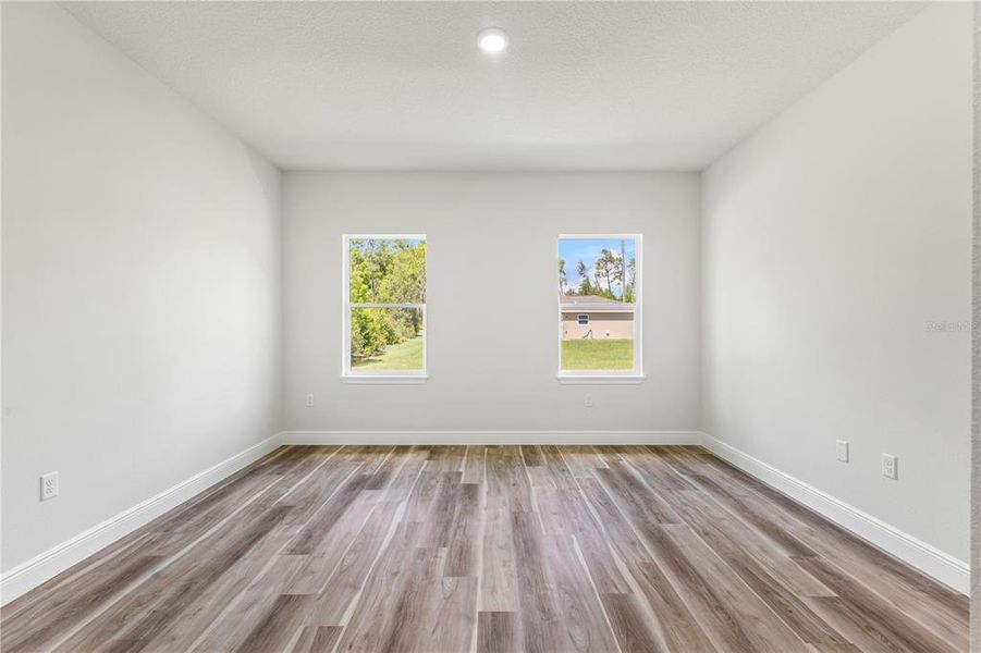Spacious, unfurnished interior of a new home in , Ocala (Image 13).