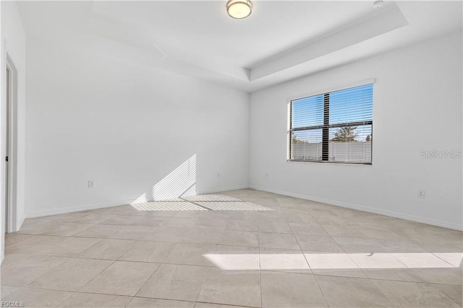 Spacious, unfurnished interior of a new home in , Fort Myers (Image 34).