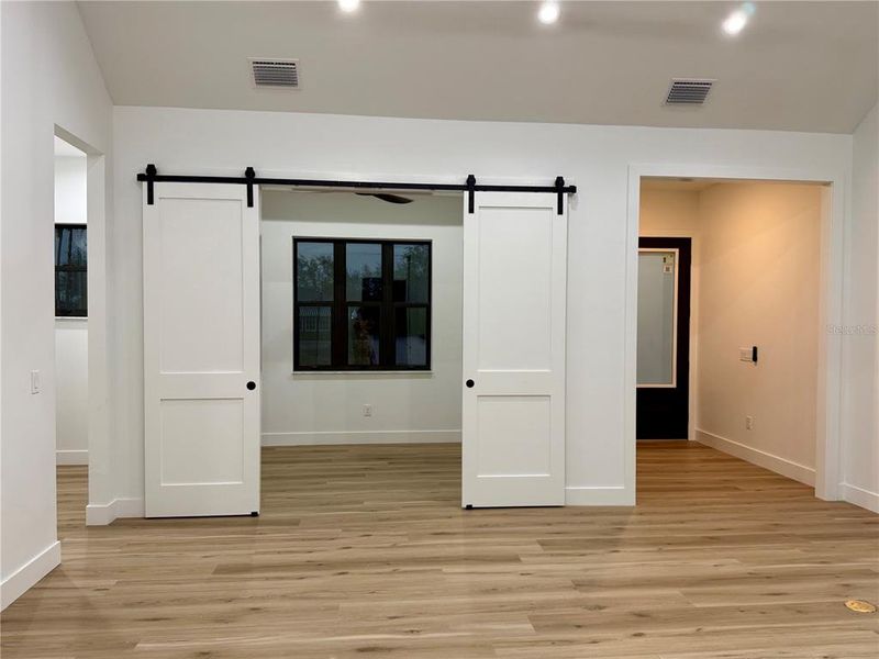 Spacious, unfurnished interior of a new home in , Punta Gorda (Image 33).