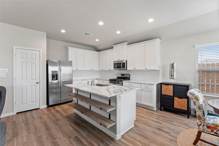 Furnished interior view inside a new home in Wedgewood Forest, Conroe (Image 15). Furnished interior view inside a new home in Wedgewood Forest, Conroe (Image 15).