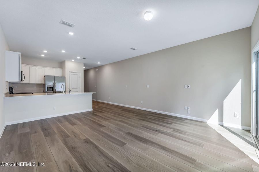 Spacious, unfurnished interior of a new home in , Orange Park (Image 18).