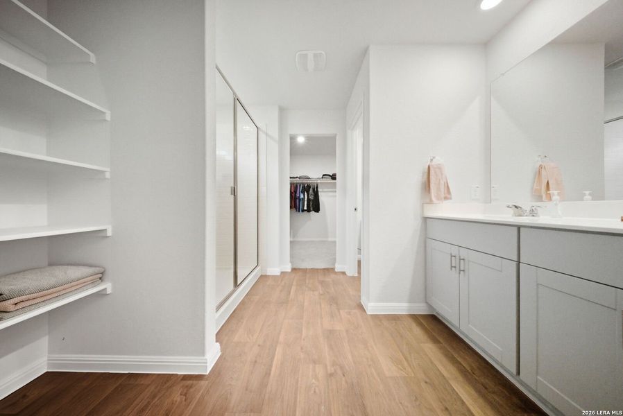 Furnished interior view inside a new home in Heather Glen, New Braunfels (Image 25). Furnished interior view inside a new home in Heather Glen, New Braunfels (Image 25).