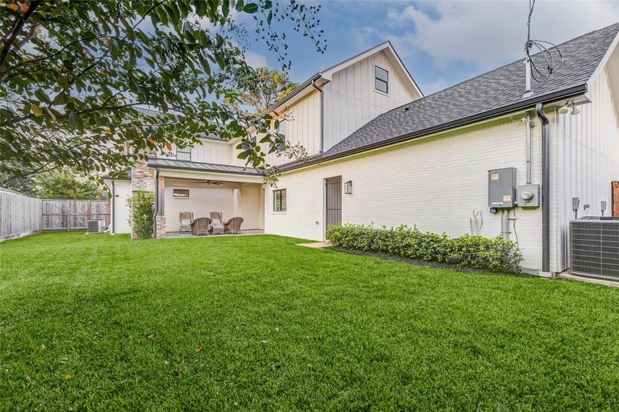 Front exterior of a new home in , Houston, TX, highlighting curb appeal (Image 23). Front exterior of a new home in , Houston, TX, highlighting curb appeal (Image 23).