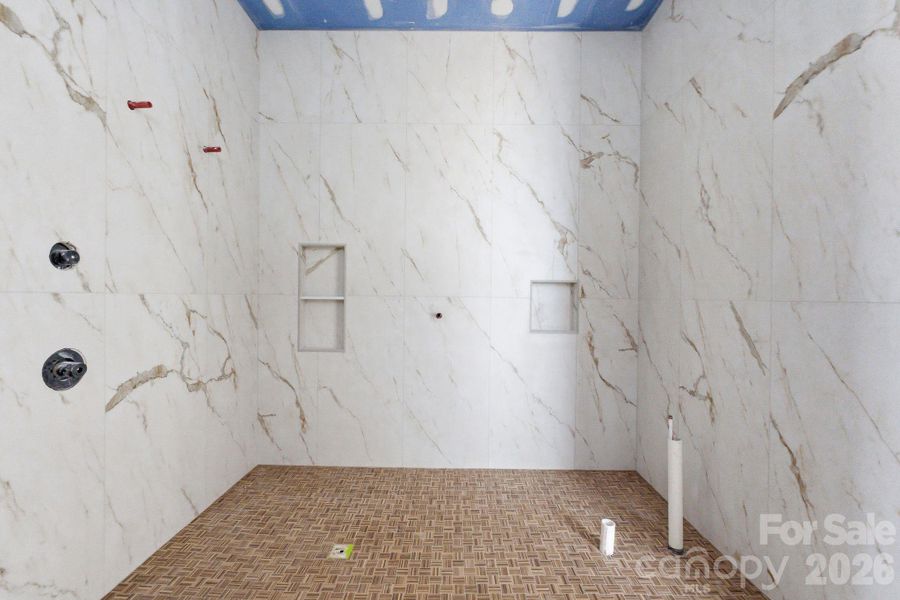 Primary bath Wet room