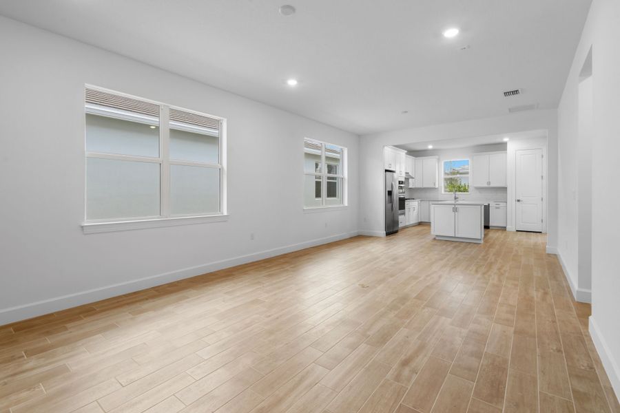Spacious, unfurnished interior of a new home in Harbor Isle, Vero Beach (Image 32).