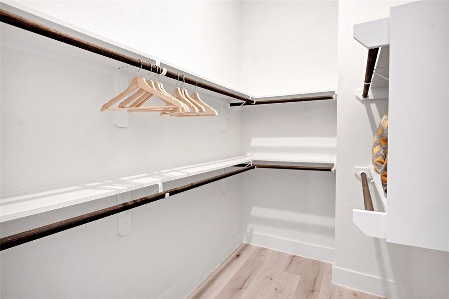 Spacious, unfurnished interior of a new home in , Houston (Image 25).