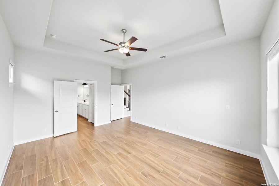 Spacious, unfurnished interior of a new home in Davis Ranch 60', San Antonio (Image 42).
