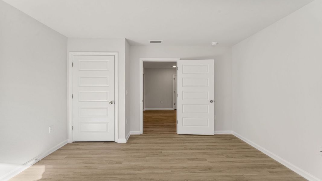 Spacious, unfurnished interior of a new home in Palmetto Bluff, Port Saint Joe (Image 24).