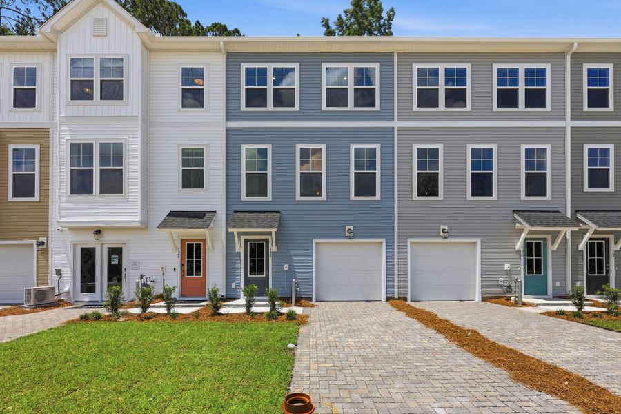 Front exterior of a new home in Rhetts Cove, Johns Island, SC, highlighting curb appeal (Image 15).