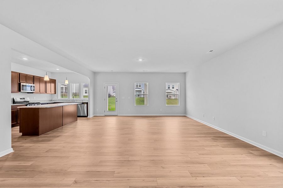 Spacious, unfurnished interior of a new home in Hanes Lake, Winston-Salem (Image 21).