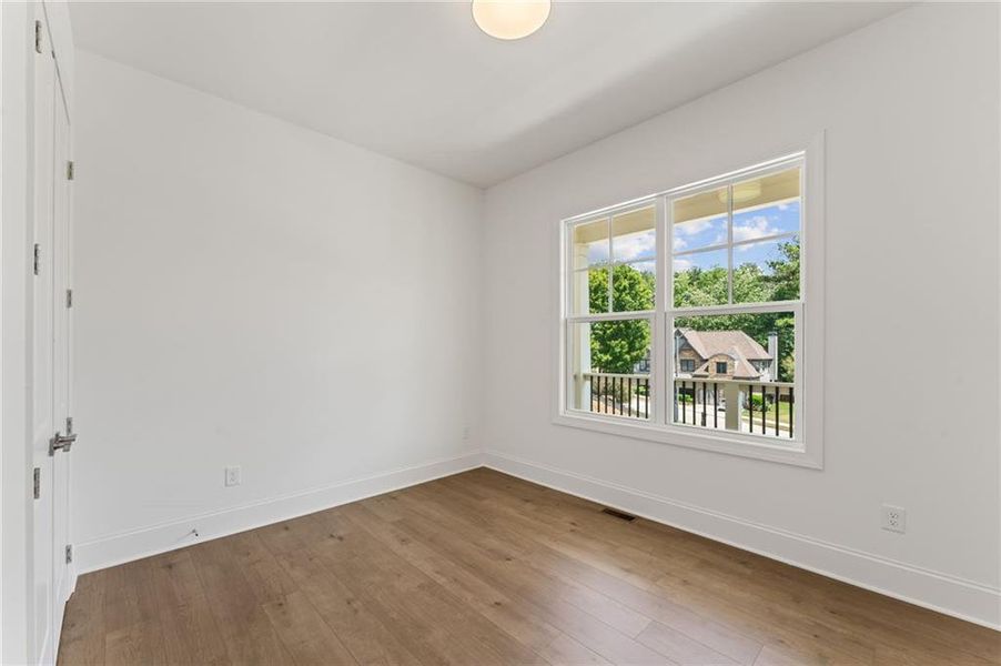 Spacious, unfurnished interior of a new home in , Dallas (Image 13).