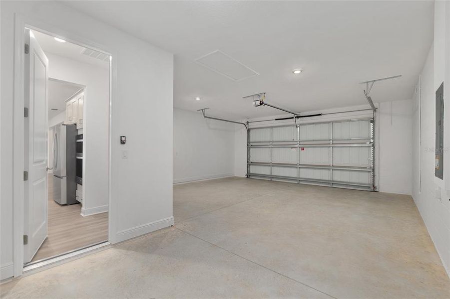Spacious, unfurnished interior of a new home in , Ocala (Image 48).