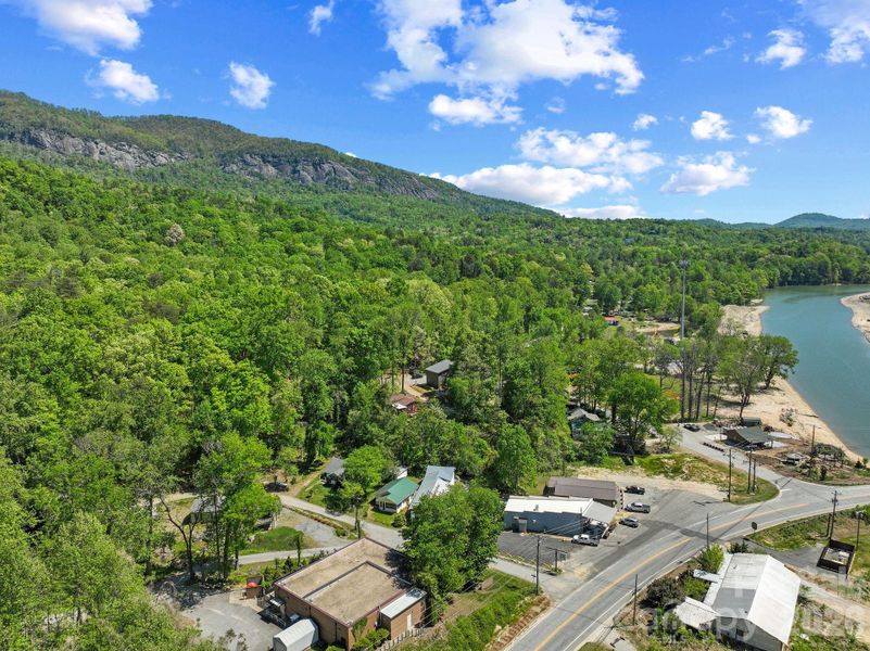 Located on the hill and above it all, yet a quick walk into the flow of life in this epic mountain town.