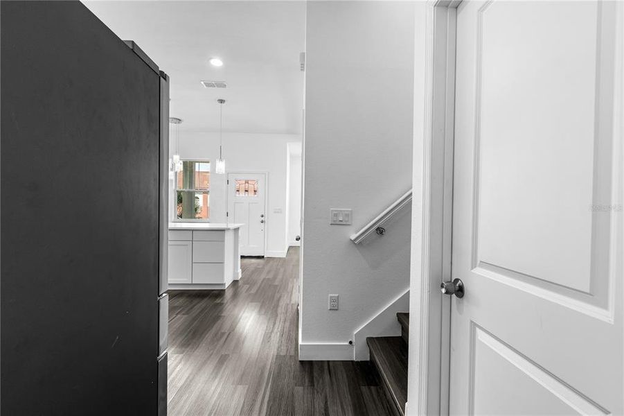 Spacious, unfurnished interior of a new home in , St. Petersburg (Image 58). Spacious, unfurnished interior of a new home in , St. Petersburg (Image 58).