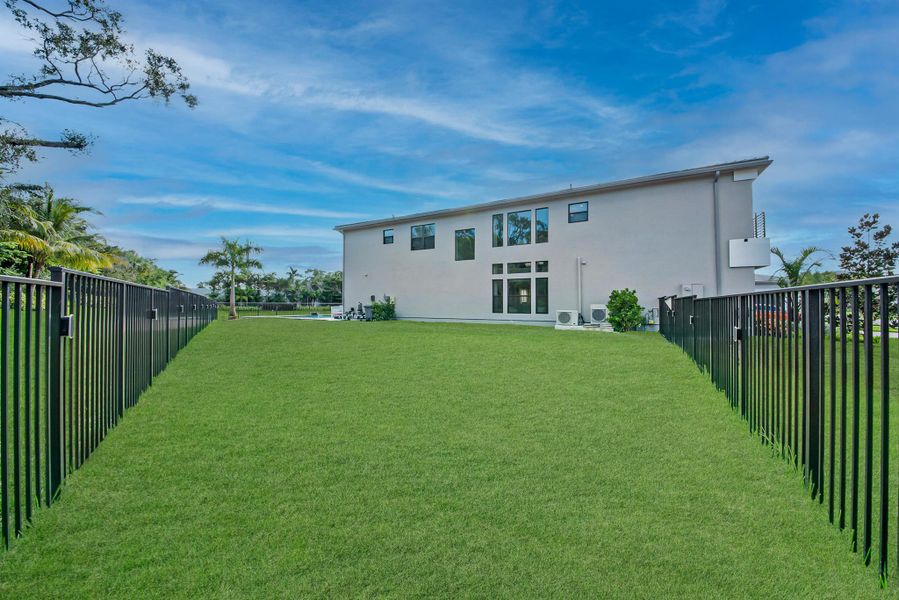 Exterior details and patio area of a home in , Boca Raton (Image 22).