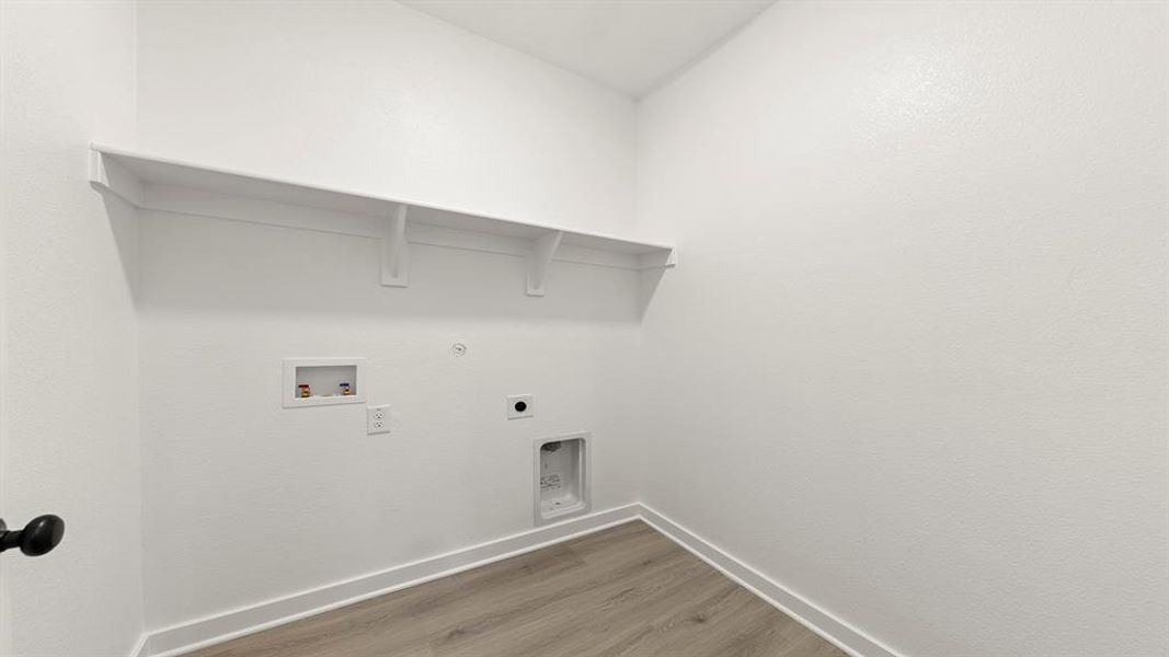 04. 9305 Shadow - Utility 04. 9305 Shadow - Utility