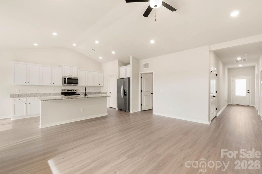 Spacious, unfurnished interior of a new home in Stagecoach Station, Gastonia (Image 13). Spacious, unfurnished interior of a new home in Stagecoach Station, Gastonia (Image 13).
