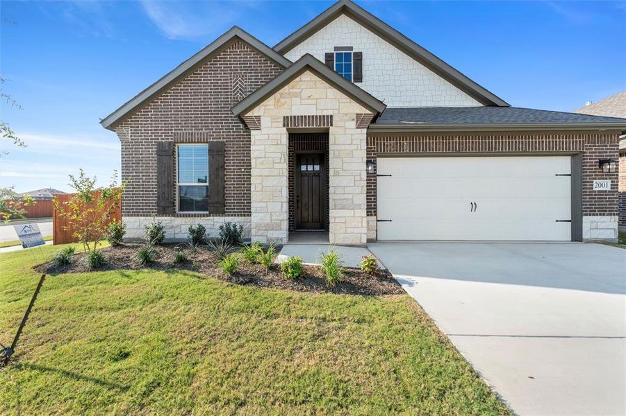 Exterior details and patio area of a home in Northstar, Haslet (Image 22).