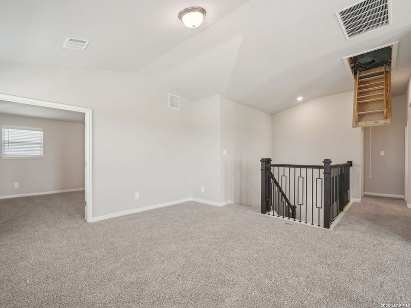 Spacious, unfurnished interior of a new home in Royal Crest, San Antonio (Image 23).