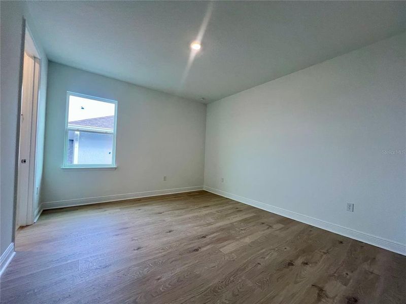 Spacious, unfurnished interior of a new home in Hills of Minneola, Minneola (Image 22).