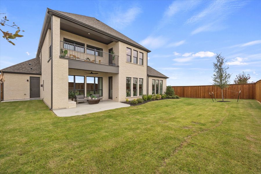 Representative exterior details of a home built from the Ashbourne by Windsor Homes in Nelson Lake Estates, Rockwall (Image 24).