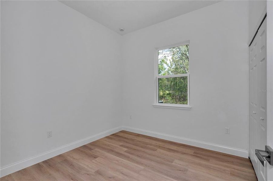 Spacious, unfurnished interior of a new home in , Citrus Springs (Image 40).