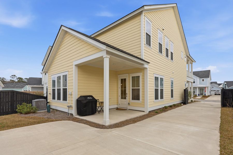 Exterior details and patio area of a home in Carnes Crossroads, Summerville (Image 23).