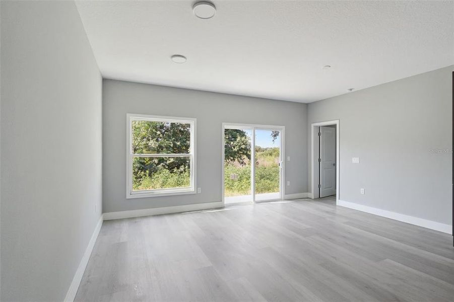 Spacious, unfurnished interior of a new home in , Davenport (Image 15).