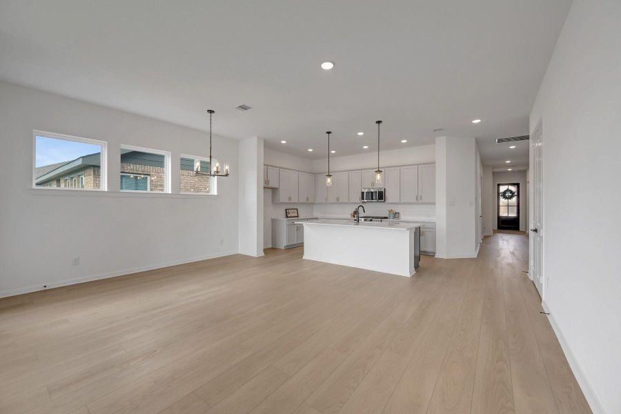 Spacious, unfurnished interior of a new home in Jordan Ranch - Terrace Collection, Fulshear (Image 16).