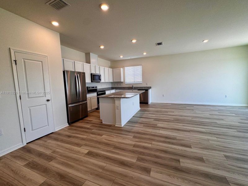 Image 32 of a home in . Image 32 of a home in .