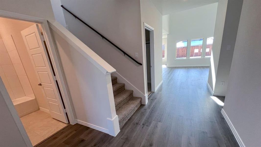 Spacious, unfurnished interior of a new home in Silverado, Aubrey (Image 10).