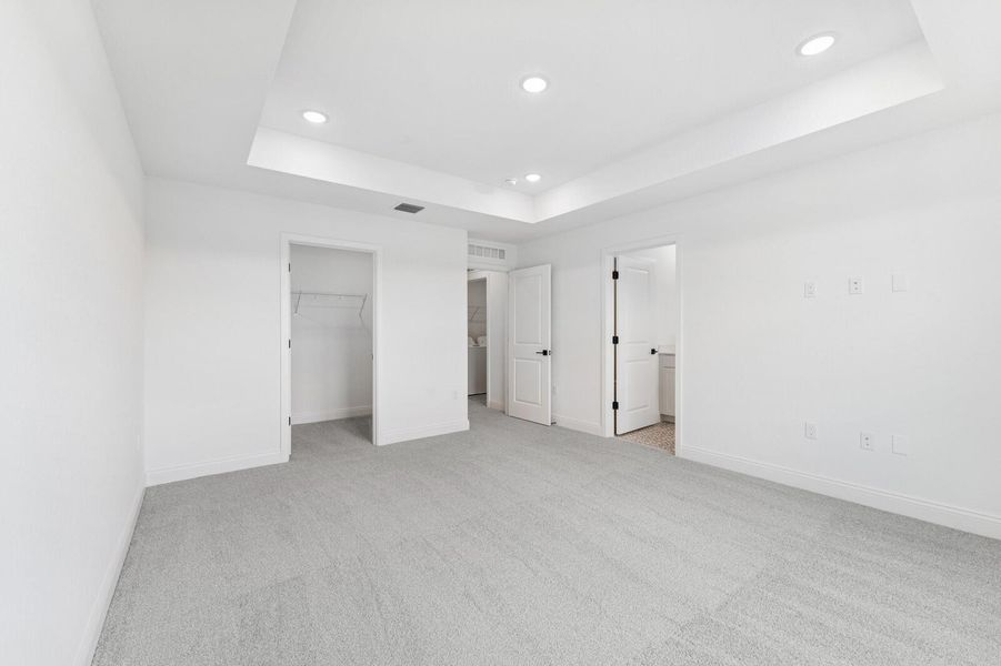 Spacious, unfurnished interior of a new home in Salerno Reserve Townhomes, Stuart (Image 18).