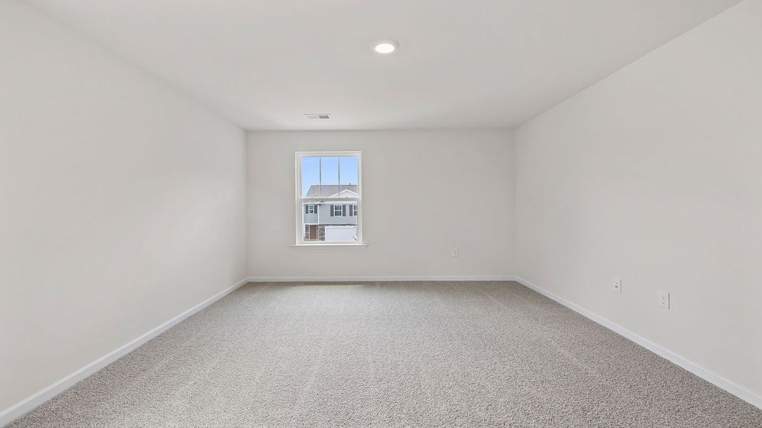 Spacious, unfurnished interior of a new home in Cedar Gap, Fountain Inn (Image 28).