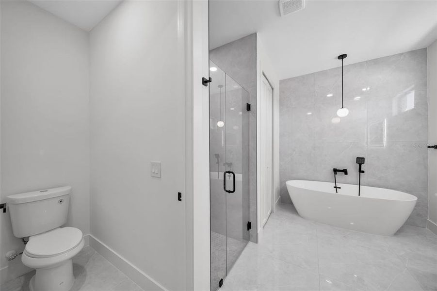 Furnished interior view inside a new home in , Cape Coral (Image 19). Furnished interior view inside a new home in , Cape Coral (Image 19).