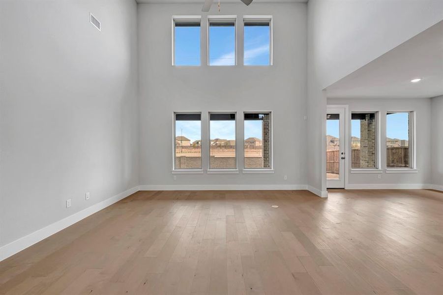 Spacious, unfurnished interior of a new home in Lilyana, Celina (Image 16).