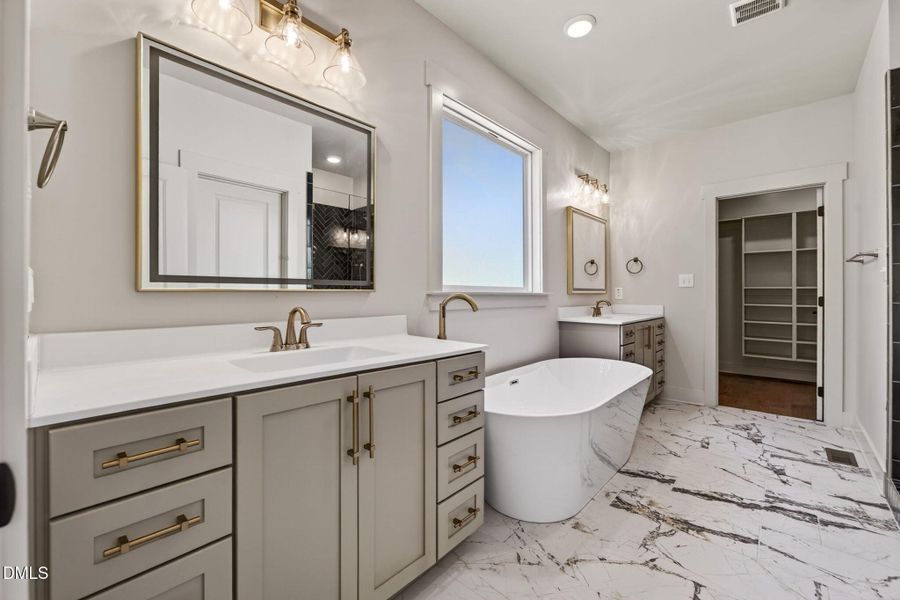 36-web-or-mls-12601 Burgess -36