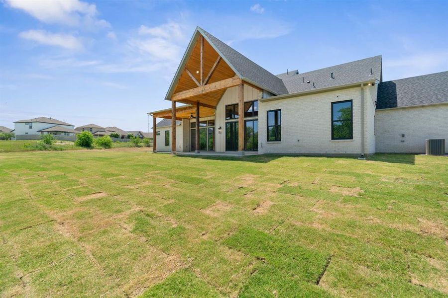 Exterior details and patio area of a home in , Northlake (Image 4).