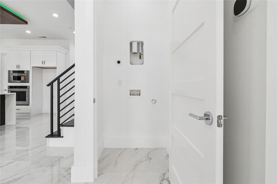 Spacious, unfurnished interior of a new home in , Irving (Image 29).