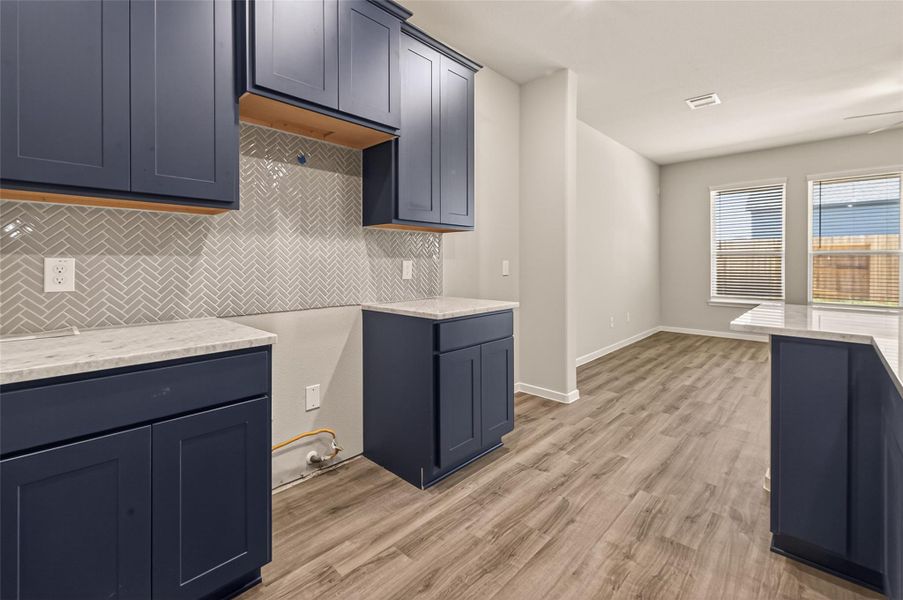 Furnished interior view inside a new home in Lago Mar, Texas City (Image 10).