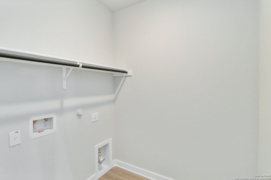 Spacious, unfurnished interior of a new home in , San Antonio (Image 19).