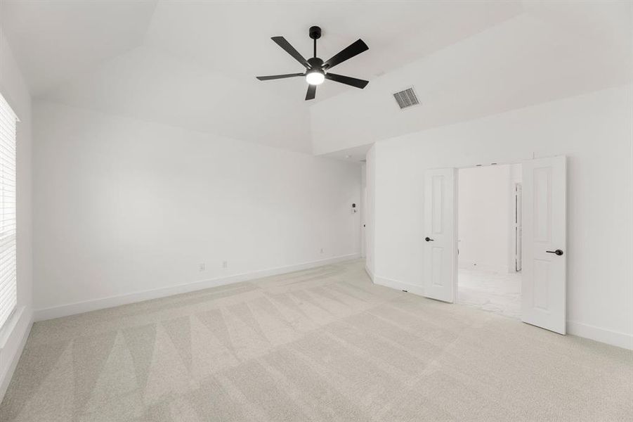 Spacious, unfurnished interior of a new home in Grayhawk Addition, Forney (Image 20).