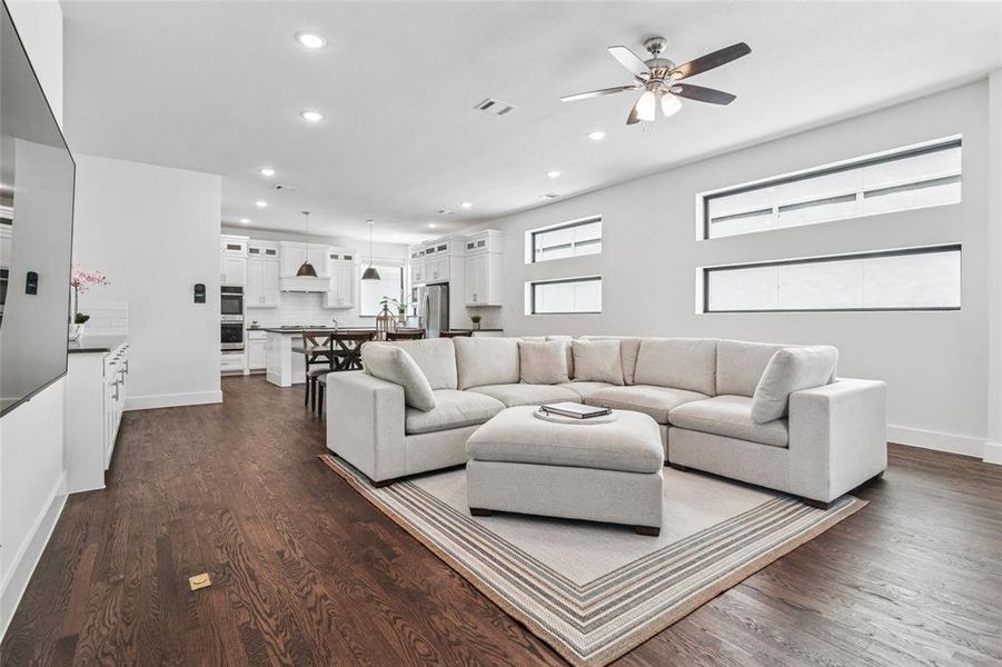 Furnished interior view inside a new home in , Rowlett (Image 24).