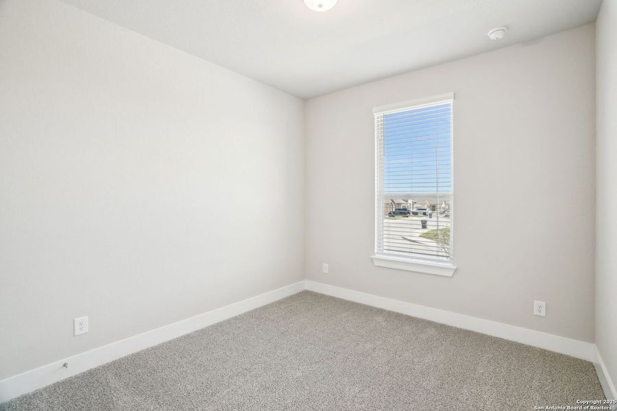 Spacious, unfurnished interior of a new home in Comanche Ridge, San Antonio (Image 27). Spacious, unfurnished interior of a new home in Comanche Ridge, San Antonio (Image 27).