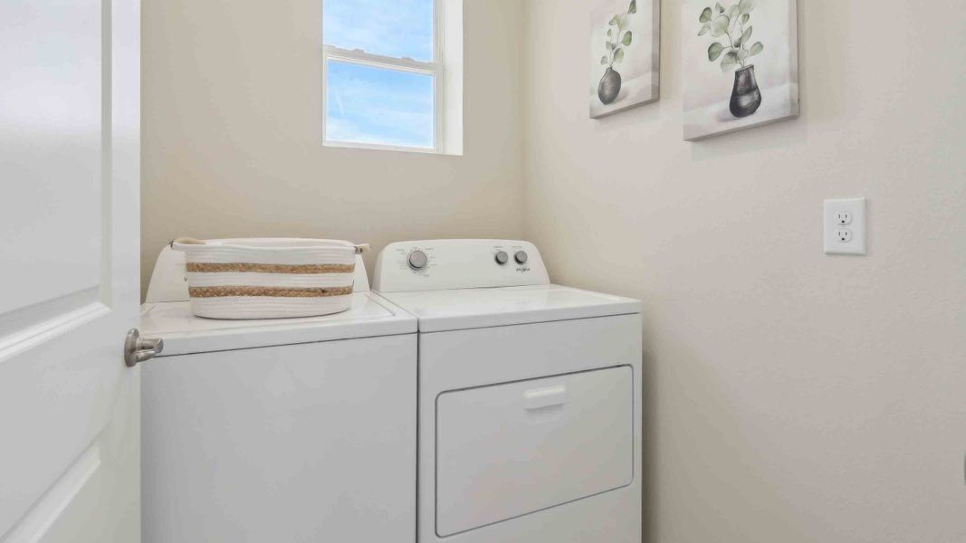 Representative furnished interior of a home built from the Astor by D.R. Horton in Ocala Preserve, Ocala (Image 11).