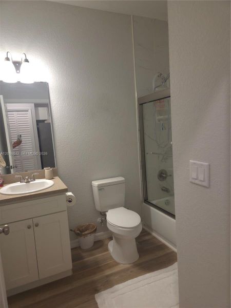Furnished interior view inside a new home in , Sebring (Image 7).