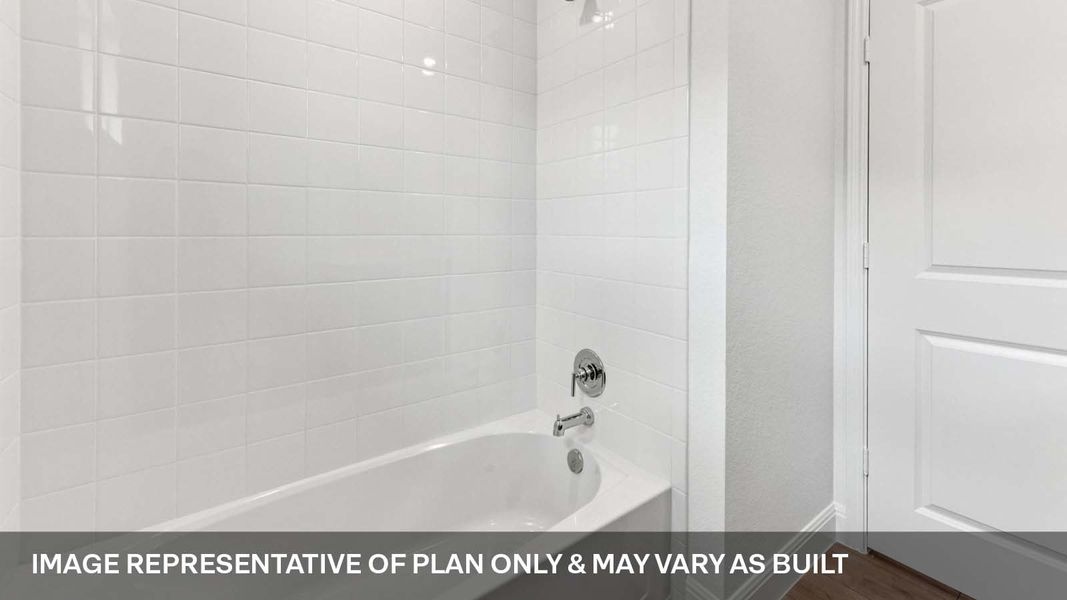 Representative interior finishes for a home built from the The Grayson by D.R. Horton in Riverview, Georgetown (Image 15).