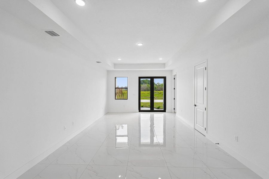 8-web-or-mls-W Broad Cir-S2404-008