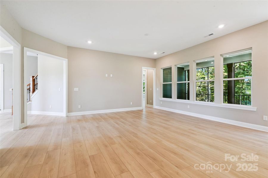 Spacious, unfurnished interior of a new home in Rolling Meadows, Mooresville (Image 7).