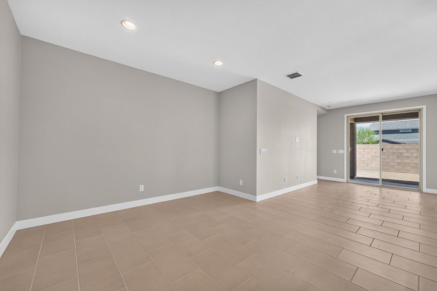 Spacious, unfurnished interior of a new home in Combs Ranch, San Tan Valley (Image 16). Spacious, unfurnished interior of a new home in Combs Ranch, San Tan Valley (Image 16).